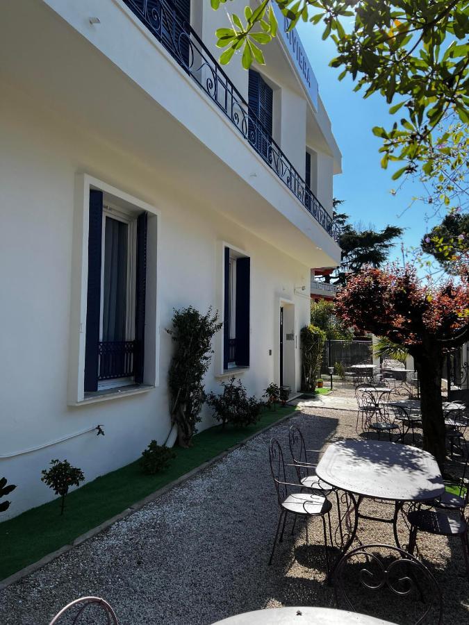 Hotel Bleu Riviera Cagnes-sur-Mer Buitenkant foto