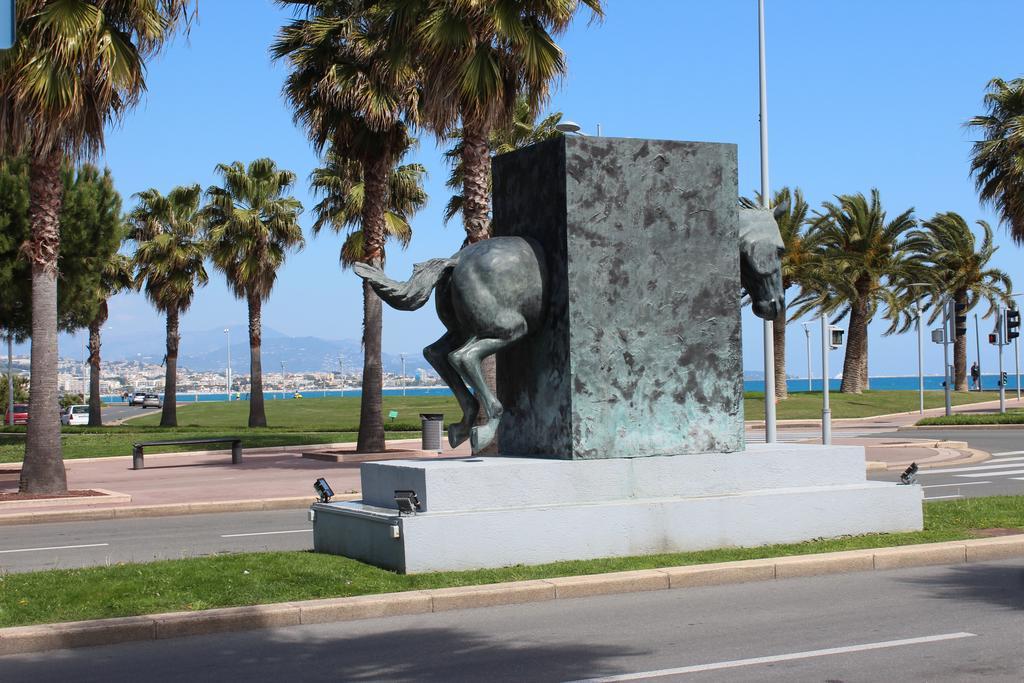 Hotel Bleu Riviera Cagnes-sur-Mer Buitenkant foto